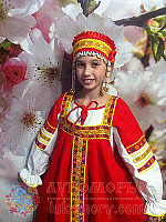 Янковая Анастасия в красном сарафане "Дарина" и кокошнике "Инна". Хабаровский край, Троицкое.