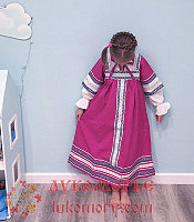 Дарья в малиновом сарафанчике. Санкт-Петербург.